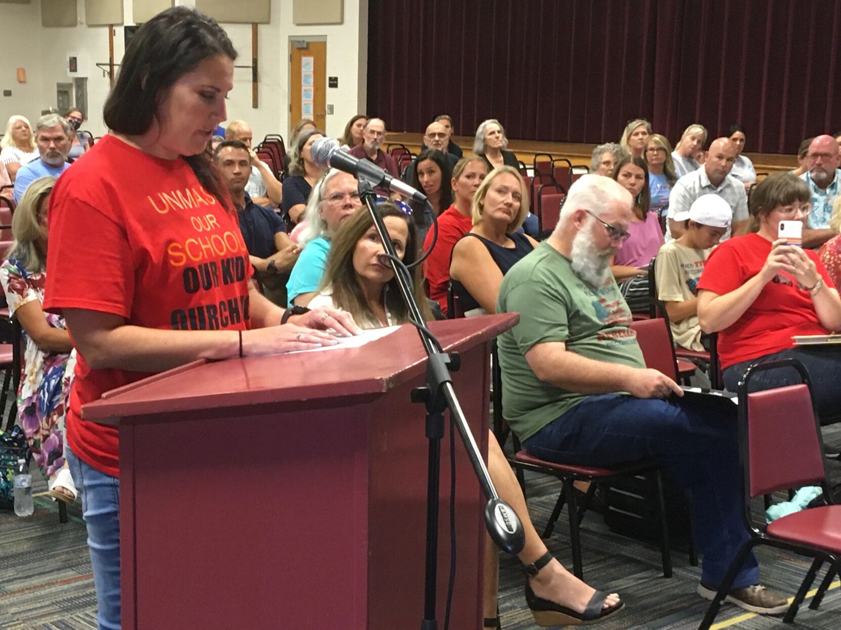 Carteret County school board votes 5-2 to keep mask mandate until October